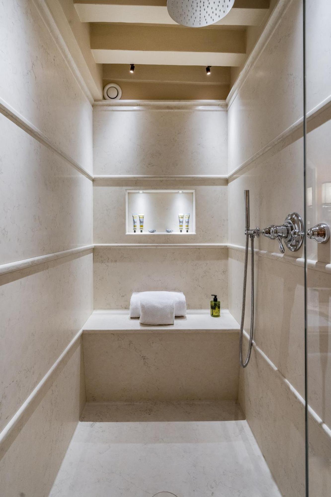 Apartment La Dimora Di Lady J Amazing Brandnew With 6 Luxury Bedrooms! *