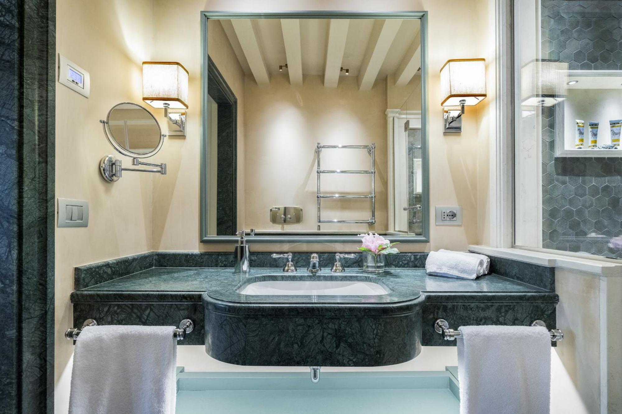 La Dimora Di Lady J Amazing Brandnew With 6 Luxury Bedrooms! * Venice
