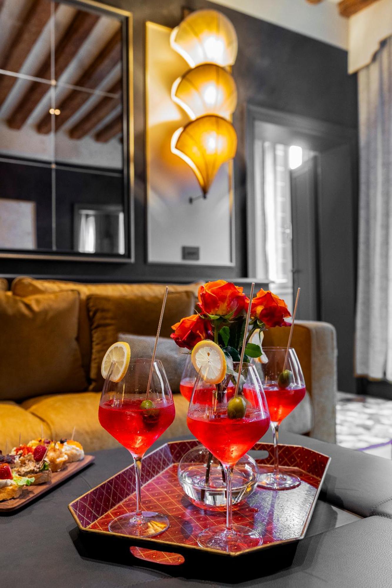 La Dimora Di Lady J Amazing Brandnew With 6 Luxury Bedrooms! Apartment Venice